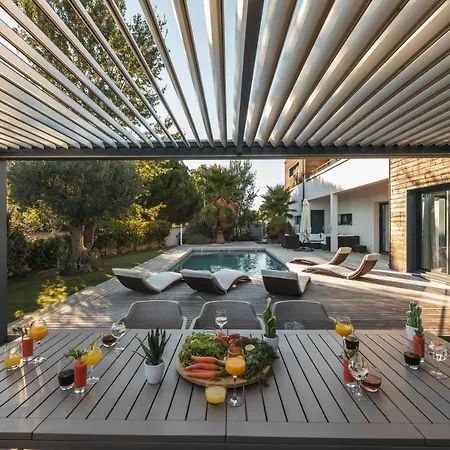 La Du Triangle Villa *